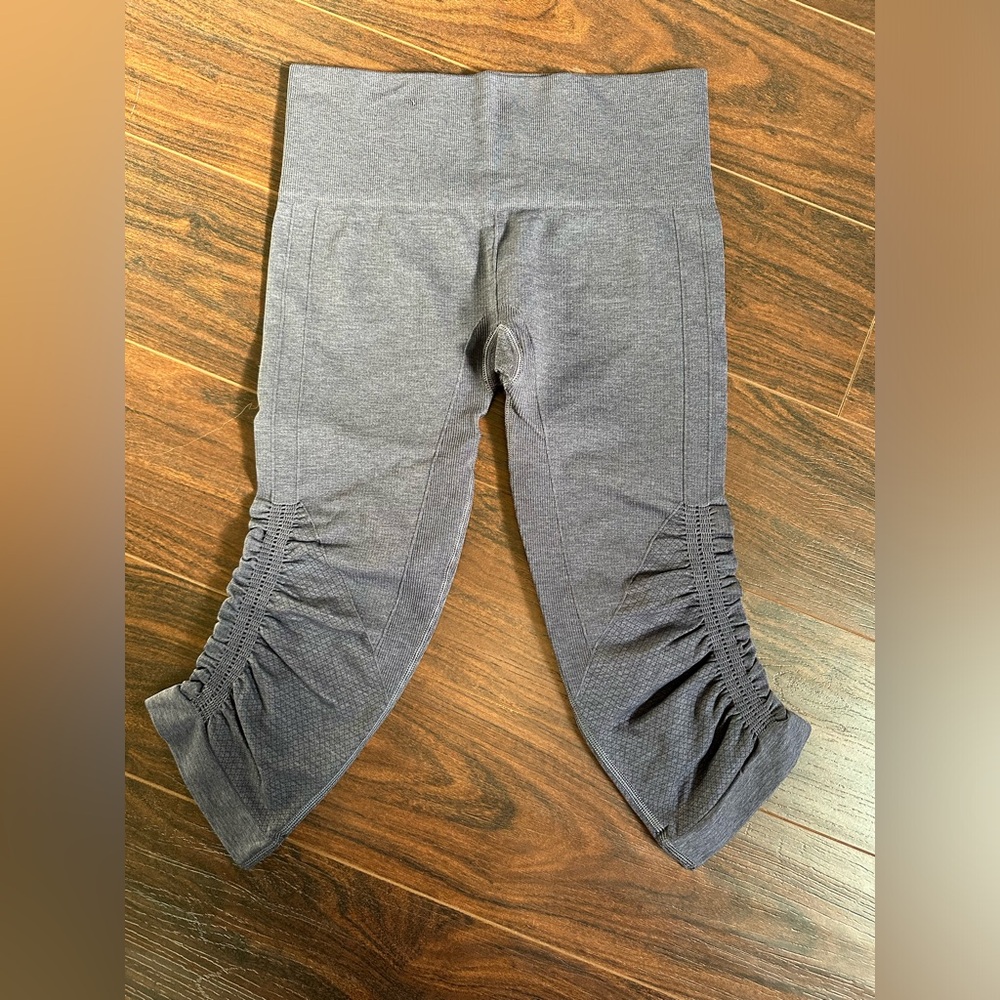 Lululemon In The Flow Crop II Heathered Inkwell - Picture 3 of 6
